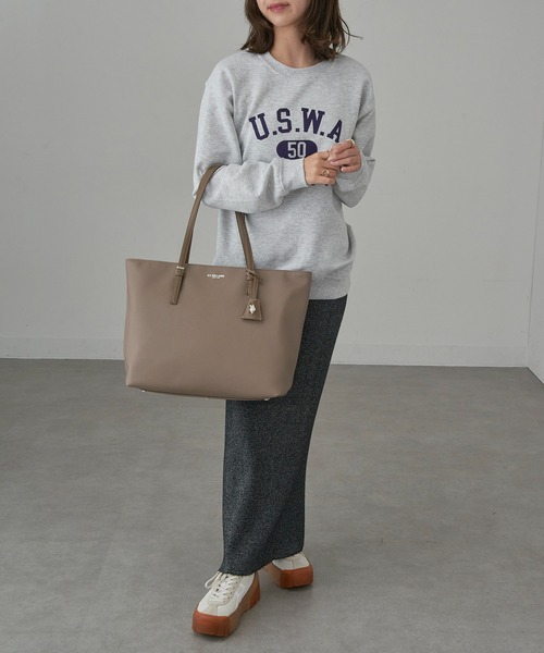 U.S. POLO ASSN.（ユーエスポロアッスン）の「【U.S. POLO ASSN.】≪別注≫ キーリング付 クラシックトートバッグ PC A4サイズ収納可能 ビジネスバッグ 通勤 通学（トートバッグ・レディース・ブラウン/ブラック/グレイッシュベージュ・FREE）」の20枚目の写真