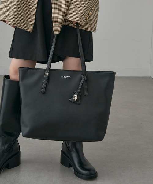 U.S. POLO ASSN.（ユーエスポロアッスン）の「【U.S. POLO ASSN.】≪別注≫ キーリング付 クラシックトートバッグ PC A4サイズ収納可能 ビジネスバッグ 通勤 通学（トートバッグ・レディース・ブラウン/ブラック/グレイッシュベージュ・FREE）」の12枚目の写真