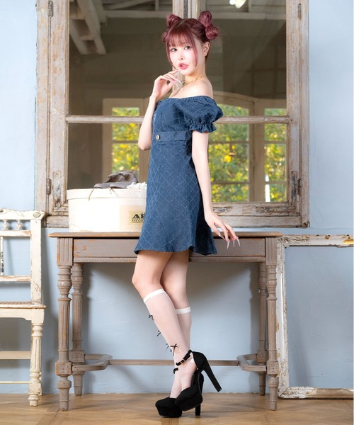 Tika（ティカ）の「[CLOSED] キャバドレス ミニ フレア 半袖 オフショルダー チェック柄 谷間 ジップ デニム パフスリーブ タックベルトドレス ワンピース キャバワンピ（ワンピース・レディース・ブルー・L/M/S/XL）」の12枚目の写真