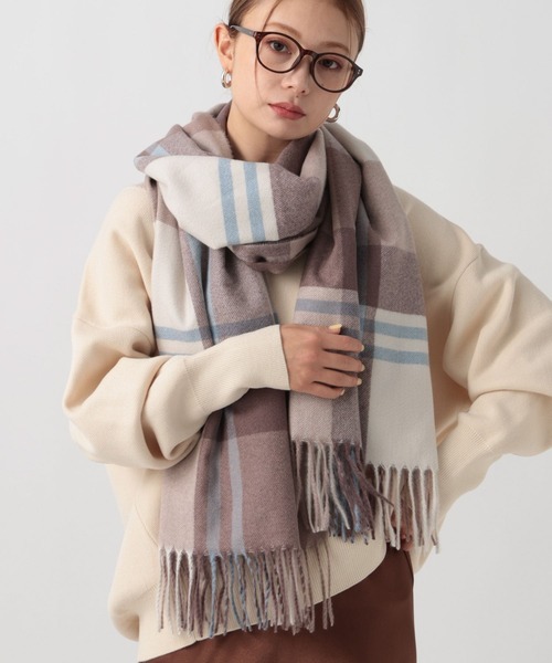 BAYFLOW(ベイフロー)の「カシミヤタッチチェックストール(ストール/ショール・レディース・グレー/ライトブラウン/ネイビー/ブラウン・FREE)」の3枚目の写真