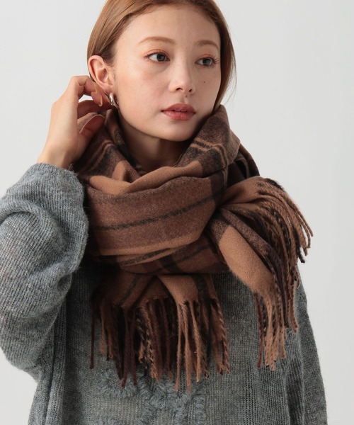 BAYFLOW(ベイフロー)の「カシミヤタッチチェックストール(ストール/ショール・レディース・グレー/ライトブラウン/ネイビー/ブラウン・FREE)」の5枚目の写真