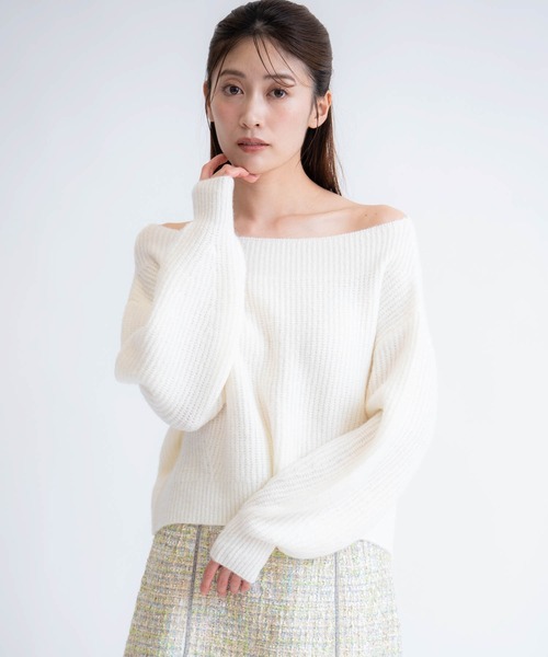 NOELA(ノエラ)の「2WAYオフショルニット(ニット/セーター・レディース・オフホワイト/レッド/サックスブルー・フリー)」の1枚目の写真