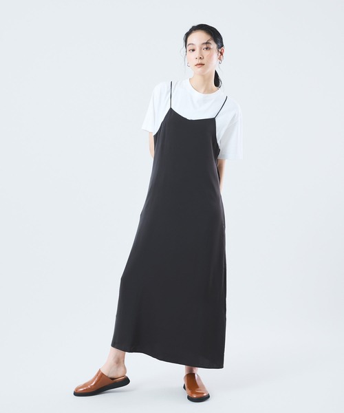 Muscat(マスカット)の「サテンキャミソールワンピース(ワンピース・レディース・ブラック/ライトグレー/レンガ・F)」の1枚目の写真