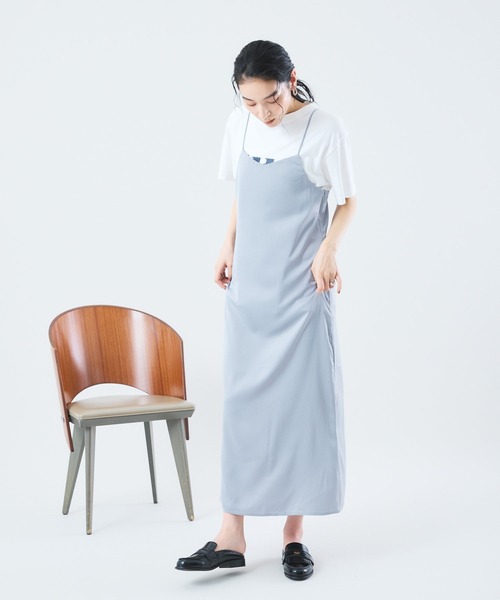 Muscat(マスカット)の「サテンキャミソールワンピース(ワンピース・レディース・ブラック/ライトグレー/レンガ・F)」の8枚目の写真