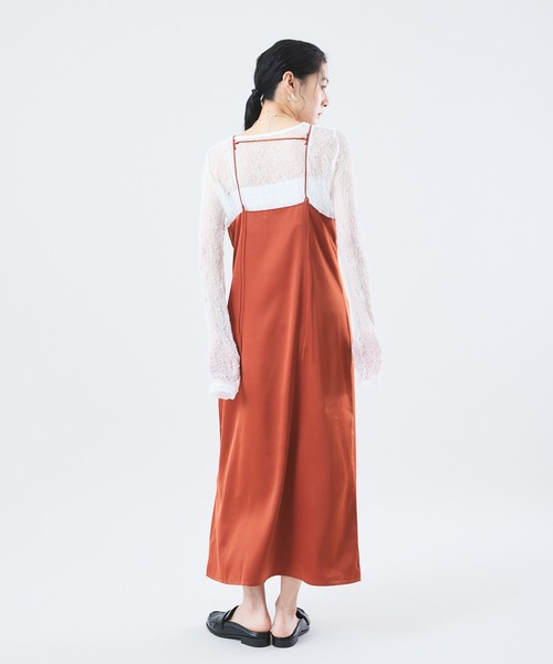 Muscat(マスカット)の「サテンキャミソールワンピース(ワンピース・レディース・ブラック/ライトグレー/レンガ・F)」の16枚目の写真