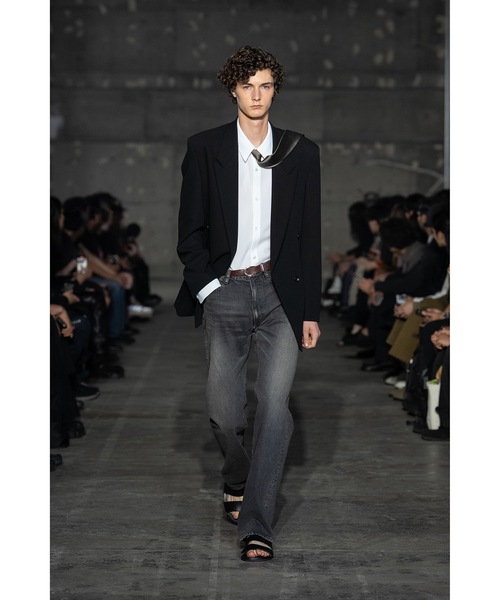 ATTACHMENT(アタッチメント)の「スムースレザー スライドサンダル / SMOOTH LEATHER SLIDE SANDAL(サンダル・メンズ・ブラック/カーキブラウン・43/42/41)」の3枚目の写真