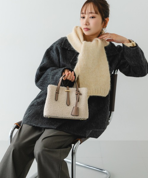 RODE SKO(ロデスコ)の「チャーム付ボアミニバッグ(ハンドバッグ・レディース・グレー/オフホワイト・ONE)」の4枚目の写真