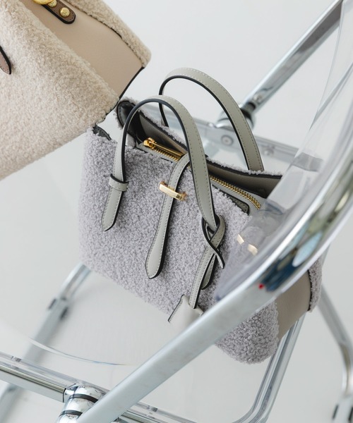 RODE SKO(ロデスコ)の「チャーム付ボアミニバッグ(ハンドバッグ・レディース・グレー/オフホワイト・ONE)」の16枚目の写真