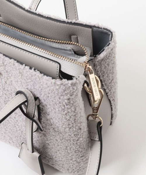 RODE SKO(ロデスコ)の「チャーム付ボアミニバッグ(ハンドバッグ・レディース・グレー/オフホワイト・ONE)」の20枚目の写真