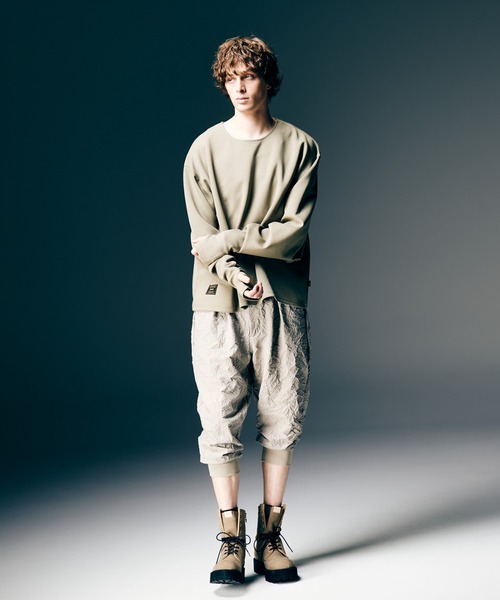 glamb(グラム)の「Wide Sleeves Smooth Cutsew / ワイドスリーブスムースカットソー(Tシャツ/カットソー・メンズ・ベージュ/ブラック/ブルー・S/M/L)」の6枚目の写真
