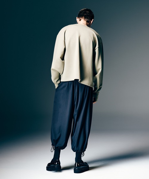 glamb(グラム)の「Wide Sleeves Smooth Cutsew / ワイドスリーブスムースカットソー(Tシャツ/カットソー・メンズ・ベージュ/ブラック/ブルー・S/M/L)」の9枚目の写真