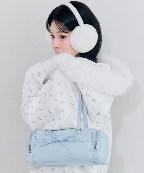 OLIVE des OLIVE(オリーブデオリーブ)の「サイドポケットスタッズボストンバッグ(トートバッグ・レディース・オフホワイト/サックスブルー/ブラック・FREE)」の15枚目の写真