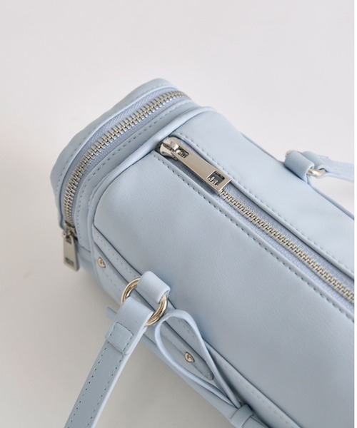 OLIVE des OLIVE(オリーブデオリーブ)の「サイドポケットスタッズボストンバッグ(トートバッグ・レディース・オフホワイト/サックスブルー/ブラック・FREE)」の8枚目の写真