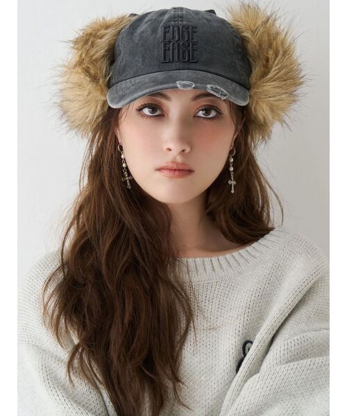 EVRIS(エヴリス)の「フェイクファードッキングフライトキャップ(キャップ・レディース・ブラック・FREE)」の4枚目の写真