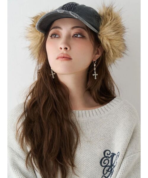 EVRIS(エヴリス)の「フェイクファードッキングフライトキャップ(キャップ・レディース・ブラック・FREE)」の5枚目の写真