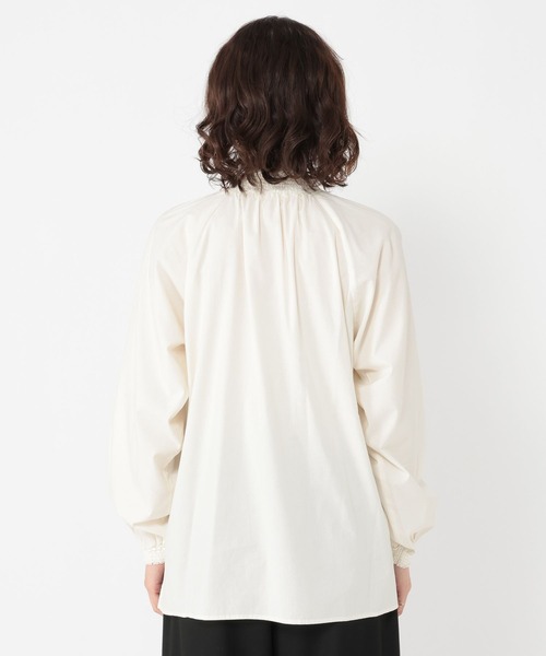 studio CLIP(スタディオクリップ)の「襟シャーリングレースブラウス(シャツ/ブラウス・レディース・チャコール/ライトグレー/オフホワイト・FREE)」の18枚目の写真