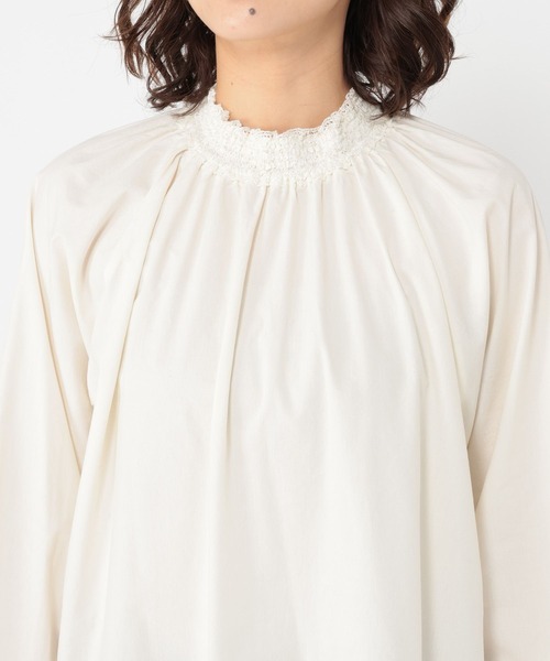 studio CLIP(スタディオクリップ)の「襟シャーリングレースブラウス(シャツ/ブラウス・レディース・チャコール/ライトグレー/オフホワイト・FREE)」の19枚目の写真