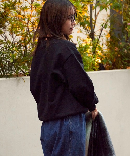 Calvin Klein（カルバン・クライン）の「Calvin Klein/カルバンクライン LS MONOLOGO FRENCH TERRY RLXD CREW モノグラムロゴ クルーネックスウェット（スウェット・レディース・ブラック・S/M/L）」の5枚目の写真