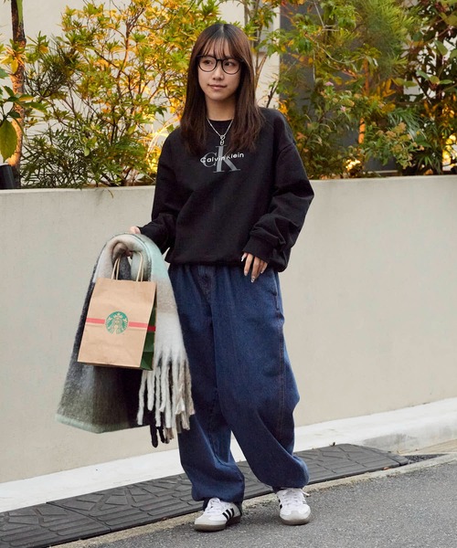 Calvin Klein（カルバン・クライン）の「Calvin Klein/カルバンクライン LS MONOLOGO FRENCH TERRY RLXD CREW モノグラムロゴ クルーネックスウェット（スウェット・レディース・ブラック・S/M/L）」の6枚目の写真