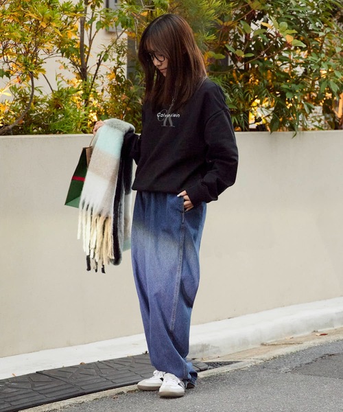 Calvin Klein（カルバン・クライン）の「Calvin Klein/カルバンクライン LS MONOLOGO FRENCH TERRY RLXD CREW モノグラムロゴ クルーネックスウェット（スウェット・レディース・ブラック・S/M/L）」の7枚目の写真