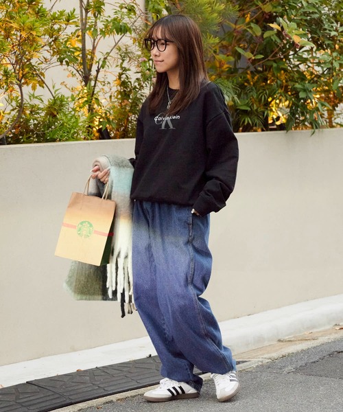 Calvin Klein（カルバン・クライン）の「Calvin Klein/カルバンクライン LS MONOLOGO FRENCH TERRY RLXD CREW モノグラムロゴ クルーネックスウェット（スウェット・レディース・ブラック・S/M/L）」の9枚目の写真