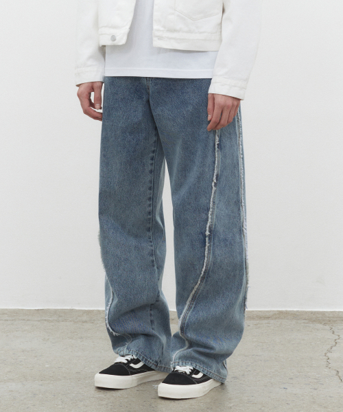 DECET(デケト)の「Curved Wide Jeans DCPT033SCSTNBlue(デニムパンツ・レディース・その他・28/30/26)」の3枚目の写真