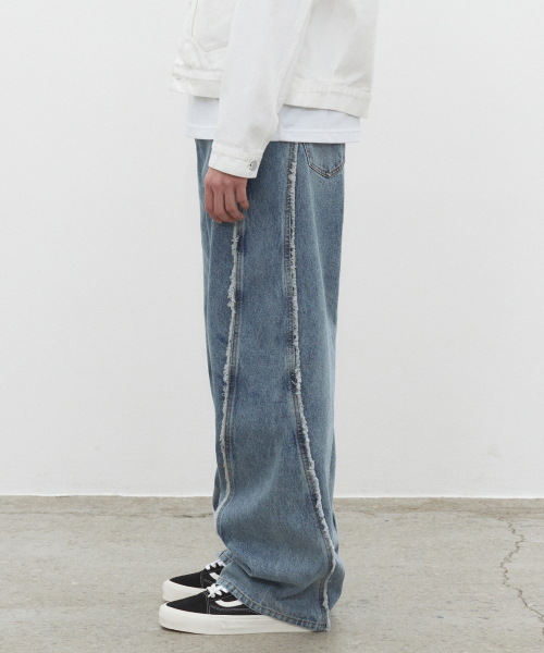 DECET(デケト)の「Curved Wide Jeans DCPT033SCSTNBlue(デニムパンツ・レディース・その他・28/30/26)」の4枚目の写真