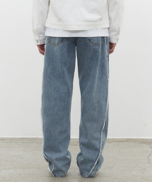 DECET(デケト)の「Curved Wide Jeans DCPT033SCSTNBlue(デニムパンツ・レディース・その他・28/30/26)」の5枚目の写真