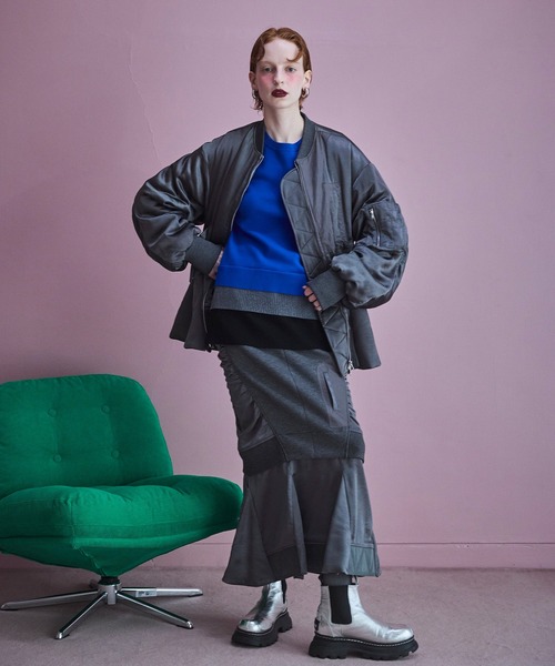 OMMO(オーエムエムオー)の「TRIANGLE PANEL SATIN BZ(ブルゾン・レディース・グレー/カーキ/ベージュ・F)」の16枚目の写真