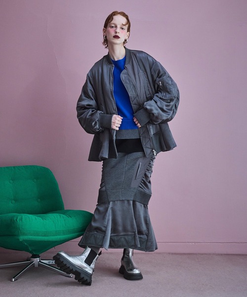OMMO(オーエムエムオー)の「TRIANGLE PANEL SATIN BZ(ブルゾン・レディース・グレー/カーキ/ベージュ・F)」の17枚目の写真