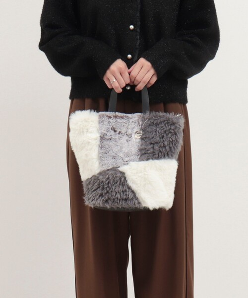 MICO COULIER（ミコクリエ）の「パッチワークファートートバッグ（トートバッグ・レディース・ブラウン系その他/グレー系その他・FREE）」の2枚目の写真