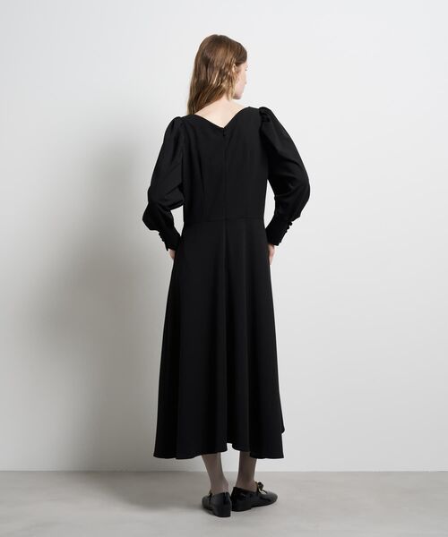 LANVIN en Bleu(ランバンオンブルー)の「カットジョーゼットフレアワンピース(ワンピース・レディース・ブラック・36/38)」の4枚目の写真