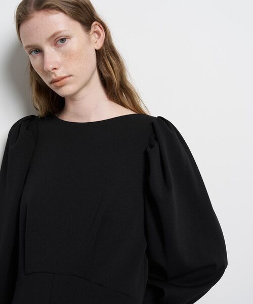 LANVIN en Bleu(ランバンオンブルー)の「カットジョーゼットフレアワンピース(ワンピース・レディース・ブラック・36/38)」の5枚目の写真