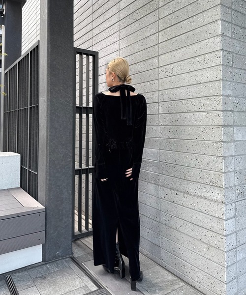 Ameri（アメリ）の「UND OFF SHOULDER VELOUR CARDIGAN SET DRE（ドレス・レディース・ブラック/ミント・MEDIUM/SMALL）」の4枚目の写真