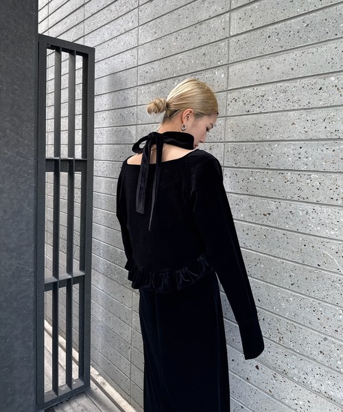 Ameri（アメリ）の「UND OFF SHOULDER VELOUR CARDIGAN SET DRE（ドレス・レディース・ブラック/ミント・MEDIUM/SMALL）」の6枚目の写真