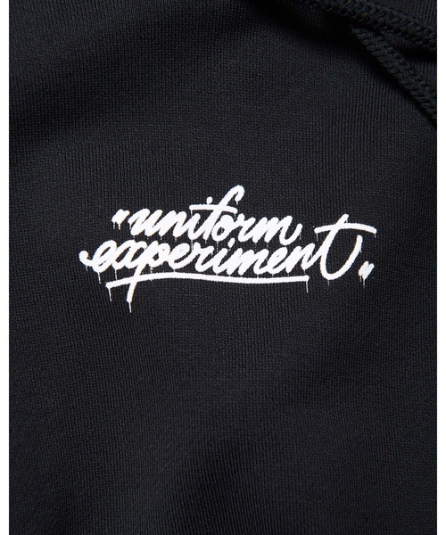 uniform experiment（ユニフォームエクスペリメント）の「MICHAEL CHERNO: VASE HOODIE（パーカー・メンズ・ブラック・4/3/2/1/5）」の6枚目の写真
