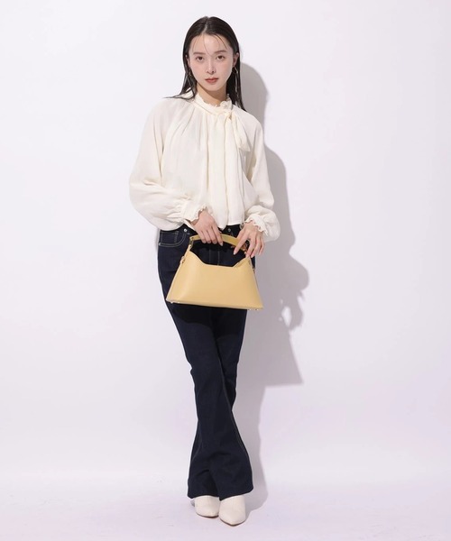 Mystrada（マイストラーダ）の「スリムフレアデニム（その他パンツ・レディース・ライトブルー/ネイビー・38/36/34）」の11枚目の写真