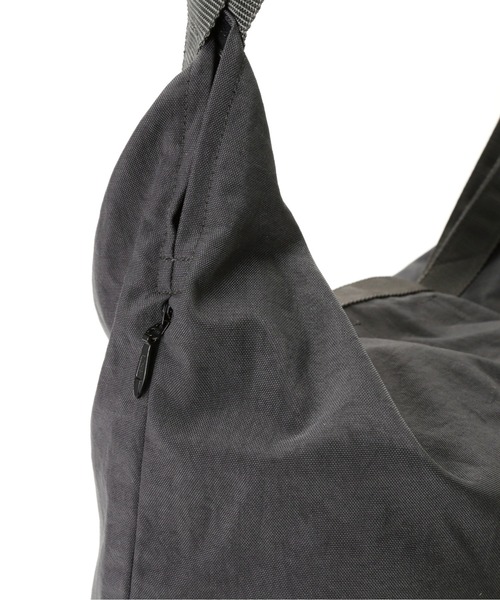 SLOW(スロウ)の「SLOW(スロウ)packer 2way shoulder bag L(ショルダーバッグ・メンズ・ブラック/グレー・F)」の3枚目の写真