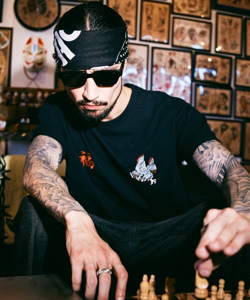 schott（ショット）の「Schott/ショット/BATTLE ROYALE EMB. T-SHIRT/バトル ロワイヤル 刺繍 Ｔシャツ（Tシャツ/カットソー・メンズ・ブラック/ホワイト/ベージュ・M/L/XL/2XL）」の4枚目の写真