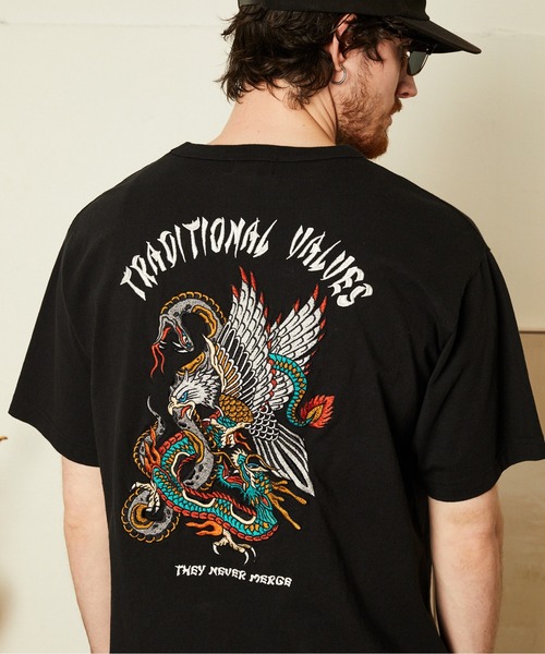 schott（ショット）の「Schott/ショット/BATTLE ROYALE EMB. T-SHIRT/バトル ロワイヤル 刺繍 Ｔシャツ（Tシャツ/カットソー・メンズ・ブラック/ホワイト/ベージュ・M/L/XL/2XL）」の6枚目の写真