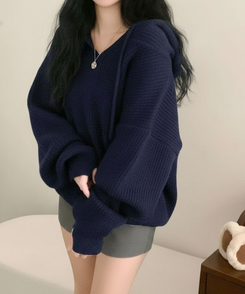 VIVID LADY(ビビッドレディー)の「Vネック フィンガーホール付き ニットパーカー(ニット/セーター・レディース・ネイビー/ブラウン/ワイン/アイボリー・FREE)」の3枚目の写真