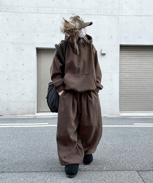 YACA（ヤーカ）の「Corduroy Jogger Pants/コーデュロイジョガーパンツ【unisex item】（スウェットパンツ・レディース・ブラック/ブラウン・FREE）」の3枚目の写真
