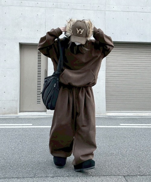 YACA（ヤーカ）の「Corduroy Jogger Pants/コーデュロイジョガーパンツ【unisex item】（スウェットパンツ・レディース・ブラック/ブラウン・FREE）」の9枚目の写真