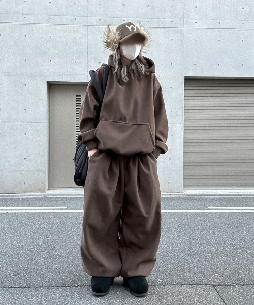 YACA（ヤーカ）の「Corduroy Jogger Pants/コーデュロイジョガーパンツ【unisex item】（スウェットパンツ・レディース・ブラック/ブラウン・FREE）」の10枚目の写真