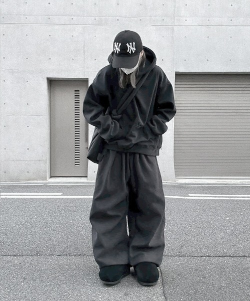 YACA（ヤーカ）の「Corduroy Jogger Pants/コーデュロイジョガーパンツ【unisex item】（スウェットパンツ・レディース・ブラック/ブラウン・FREE）」の14枚目の写真