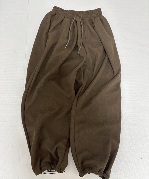 YACA（ヤーカ）の「Corduroy Jogger Pants/コーデュロイジョガーパンツ【unisex item】（スウェットパンツ・レディース・ブラック/ブラウン・FREE）」の17枚目の写真