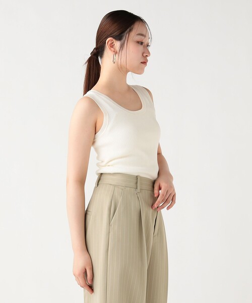 BEAMS HEART（ビームスハート）の「メタルチャーム ニットタンク（タンクトップ・レディース・ブラック/オフホワイト/ネイビー/ブラウン・FREE）」の8枚目の写真