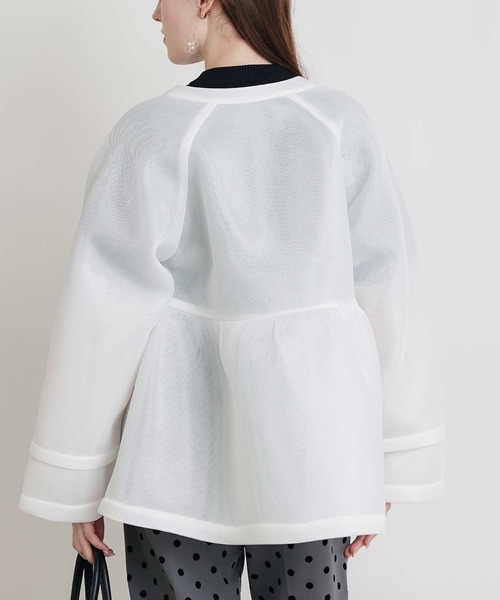 PICCIN PERLA（ピッチンペルラ）の「シアーボンディングジャケット（ノーカラージャケット・レディース・オフホワイト/ブラック・M）」の5枚目の写真