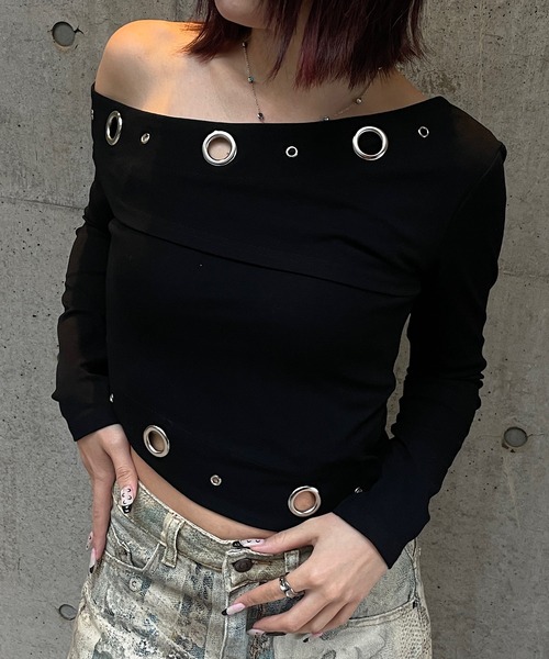 ROGER AND RAW(ロジャーアンドロウ)の「アイレットデザインワンショルダートップス(Tシャツ/カットソー・レディース・グレー/ブラック/ホワイト・FREE)」の1枚目の写真
