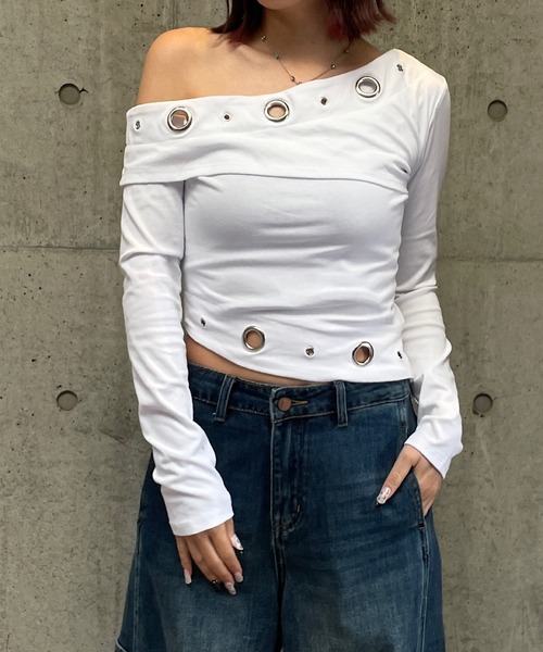 ROGER AND RAW(ロジャーアンドロウ)の「アイレットデザインワンショルダートップス(Tシャツ/カットソー・レディース・グレー/ブラック/ホワイト・FREE)」の18枚目の写真